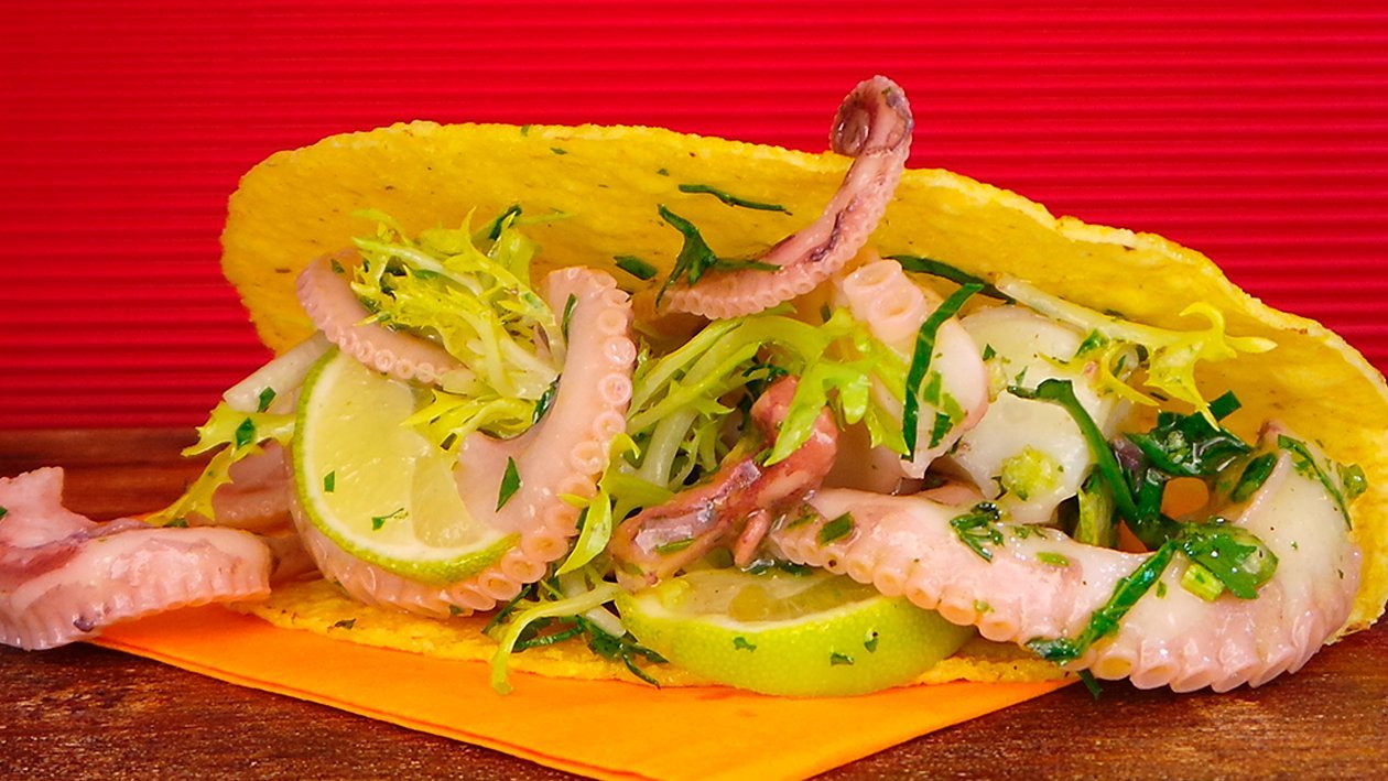 Pulpo Ceviche im Taco mit Chipotle Limetten Sauce Pulpo Ceviche im Taco mit Chipotle Limetten Sauce