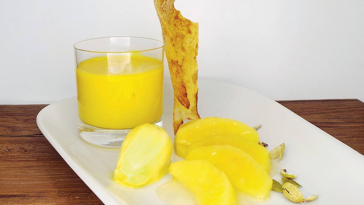 Quittenkompott und Passionsfruchteis dazu "falsches Mango Lassi" garniert mit Strudelteig Quittenkompott und Passionsfruchteis dazu "falsches Mango Lassi" garniert mit Strudelteig