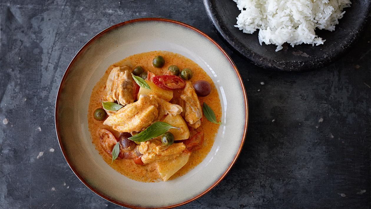 Rotes Hähnchen-Curry nach thailändischer Art Rotes Hähnchen-Curry nach thailändischer Art