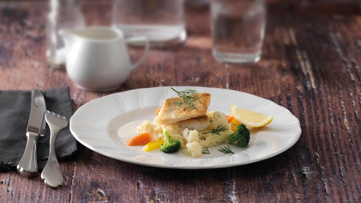 Sautiertes Zanderfilet mit Zitronen-Sauce, Kartoffel-Blumenkohl-Püree und Gemüse Sautiertes Zanderfilet mit Zitronen-Sauce, Kartoffel-Blumenkohl-Püree und Gemüse