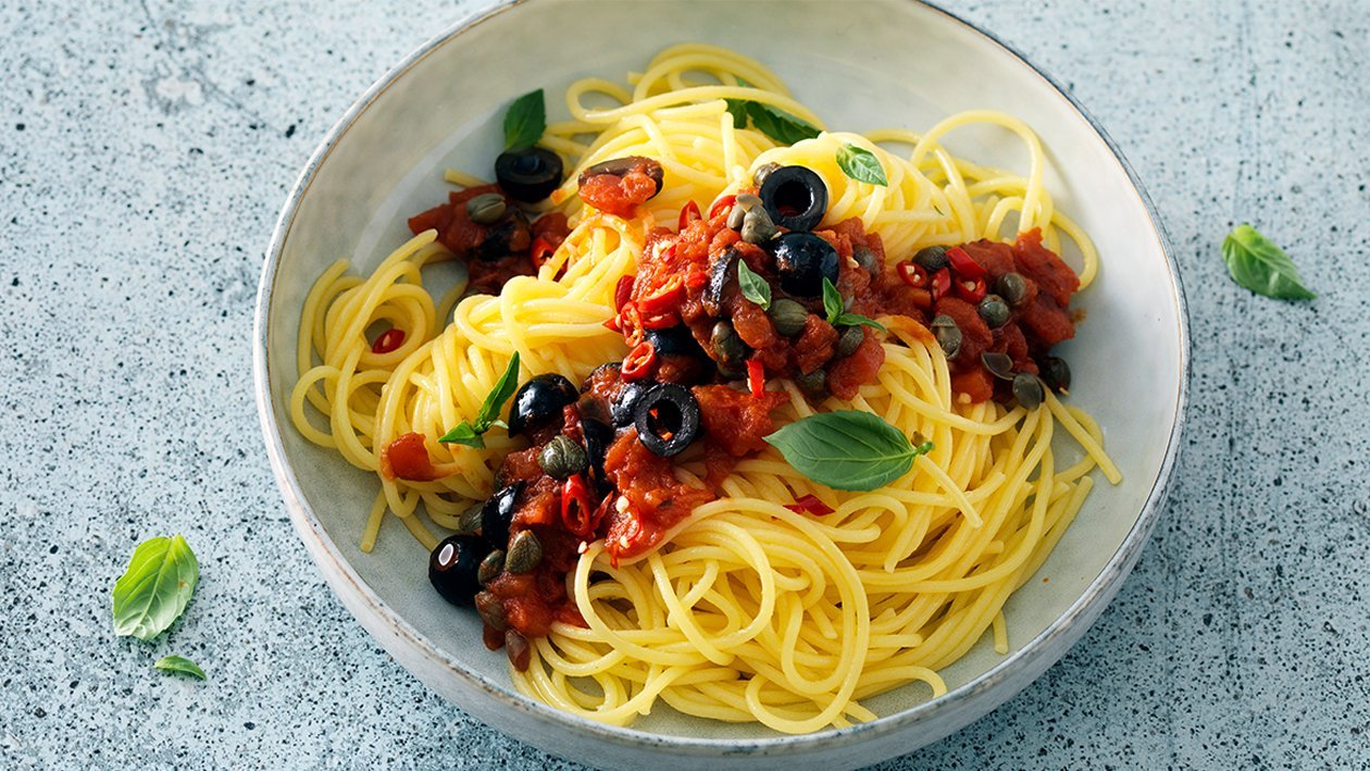 Spaghetti alla puttanesca Spaghetti alla puttanesca