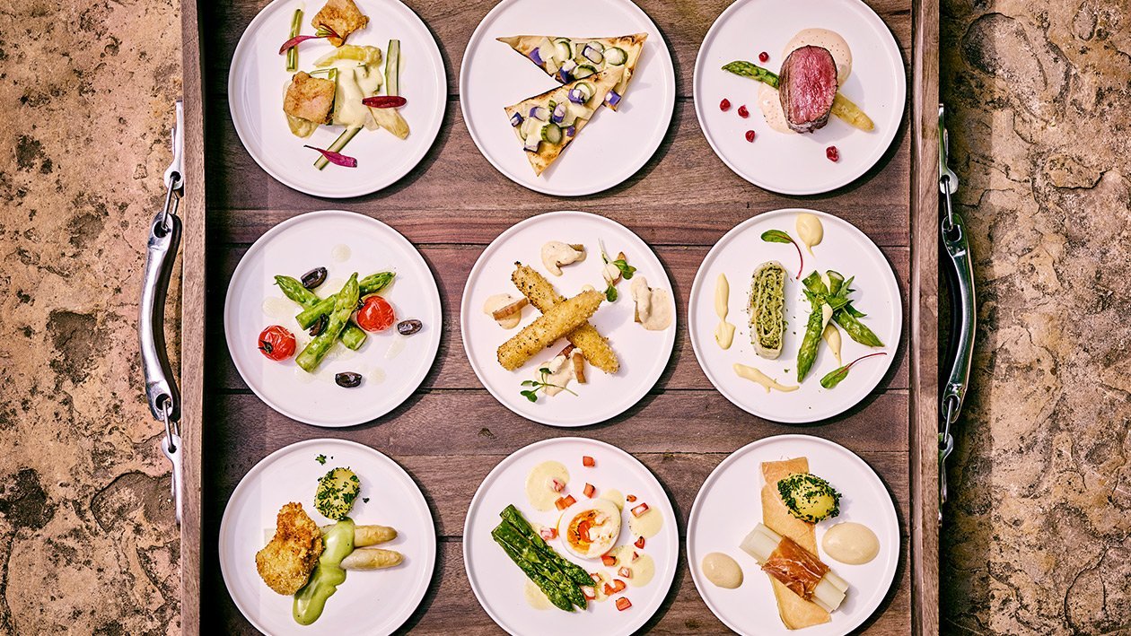 Spargelbissen/Spinat-Maultasche/Zitronengras Hollandaise Spargelbissen/Spinat-Maultasche/Zitronengras Hollandaise