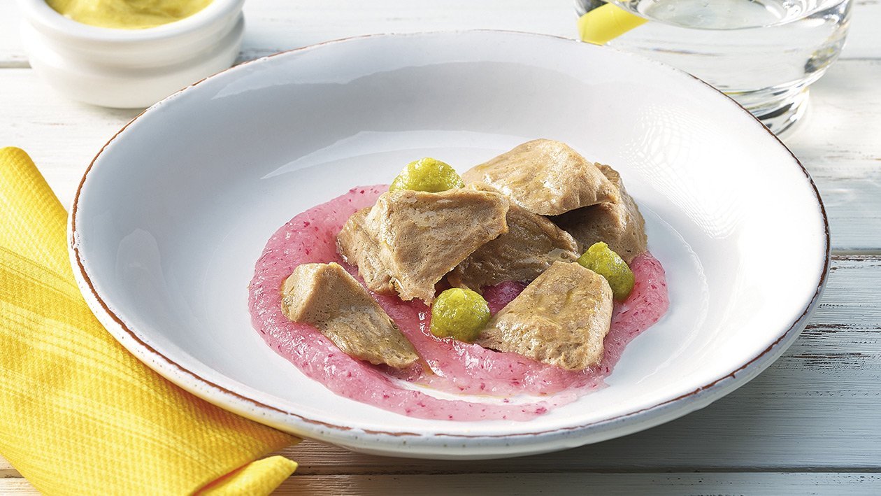 Tafelspitzsalat mit Radieschencreme in pürierter Form Tafelspitzsalat mit Radieschencreme in pürierter Form