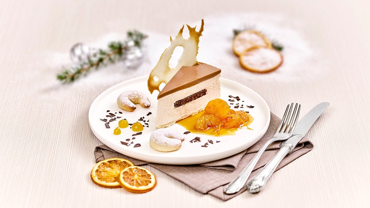Vanillekipferl–Topfentorte mit Mandarinenragout Vanillekipferl–Topfentorte mit Mandarinenragout