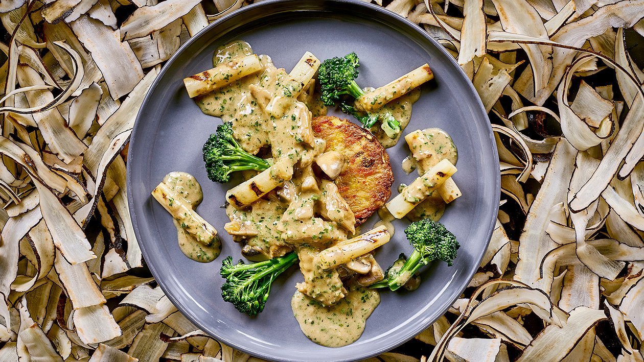 Veganes Geschnetzeltes an wildem Broccoli und Rösti Veganes Geschnetzeltes an wildem Broccoli und Rösti