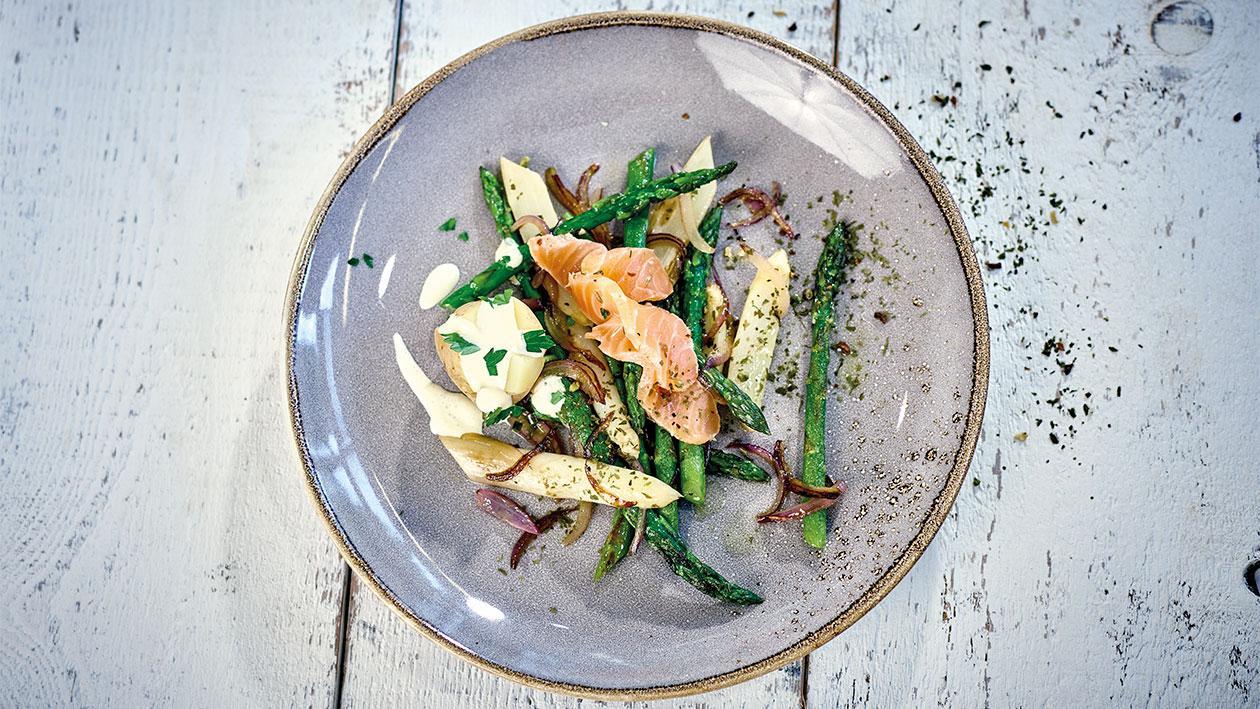 Warmer Spargelsalat mit gebeiztem Lachs Warmer Spargelsalat mit gebeiztem Lachs
