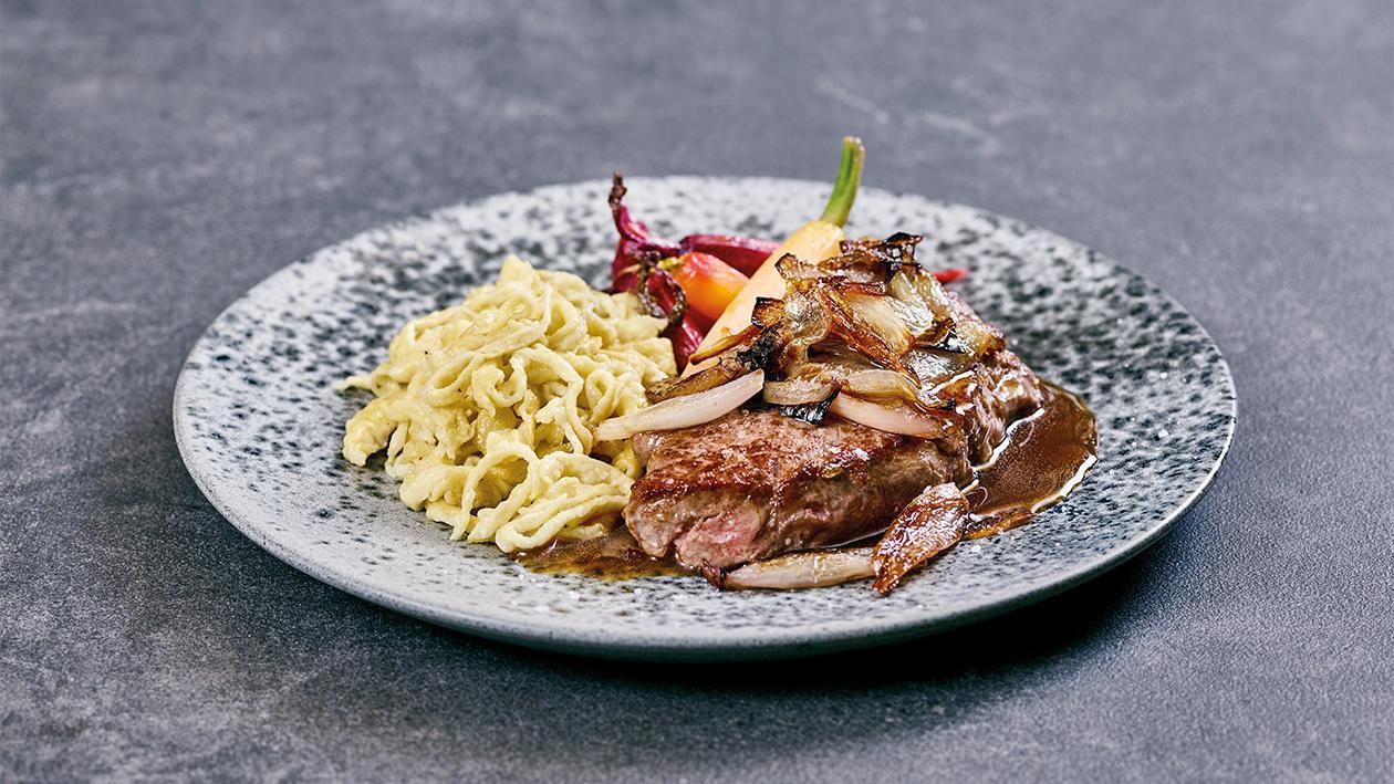 Zwiebelroastbraten/Spätzle/Karotten Zwiebelroastbraten/Spätzle/Karotten