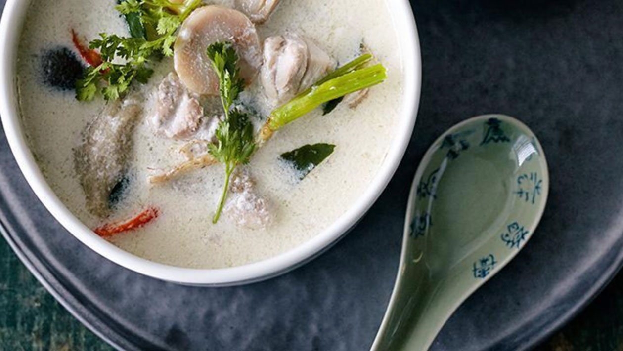 "Tom Kha Kai" Thai Κοτόπουλο με Γάλα Καρύδας "Tom Kha Kai" Thai Κοτόπουλο με Γάλα Καρύδας