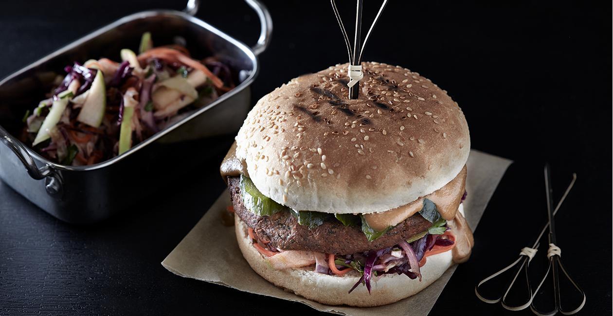 Burger Φαλάφελ με Γλυκιά Σάλτσα Σόγιας και Ταχίνι Burger Φαλάφελ με Γλυκιά Σάλτσα Σόγιας και Ταχίνι