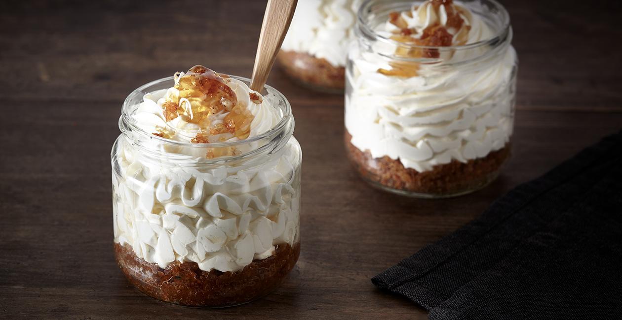 CheeseCake με βάση Μελομακάρονα, Μέλι και Καραμελωμένα Καρύδια CheeseCake με βάση Μελομακάρονα, Μέλι και Καραμελωμένα Καρύδια