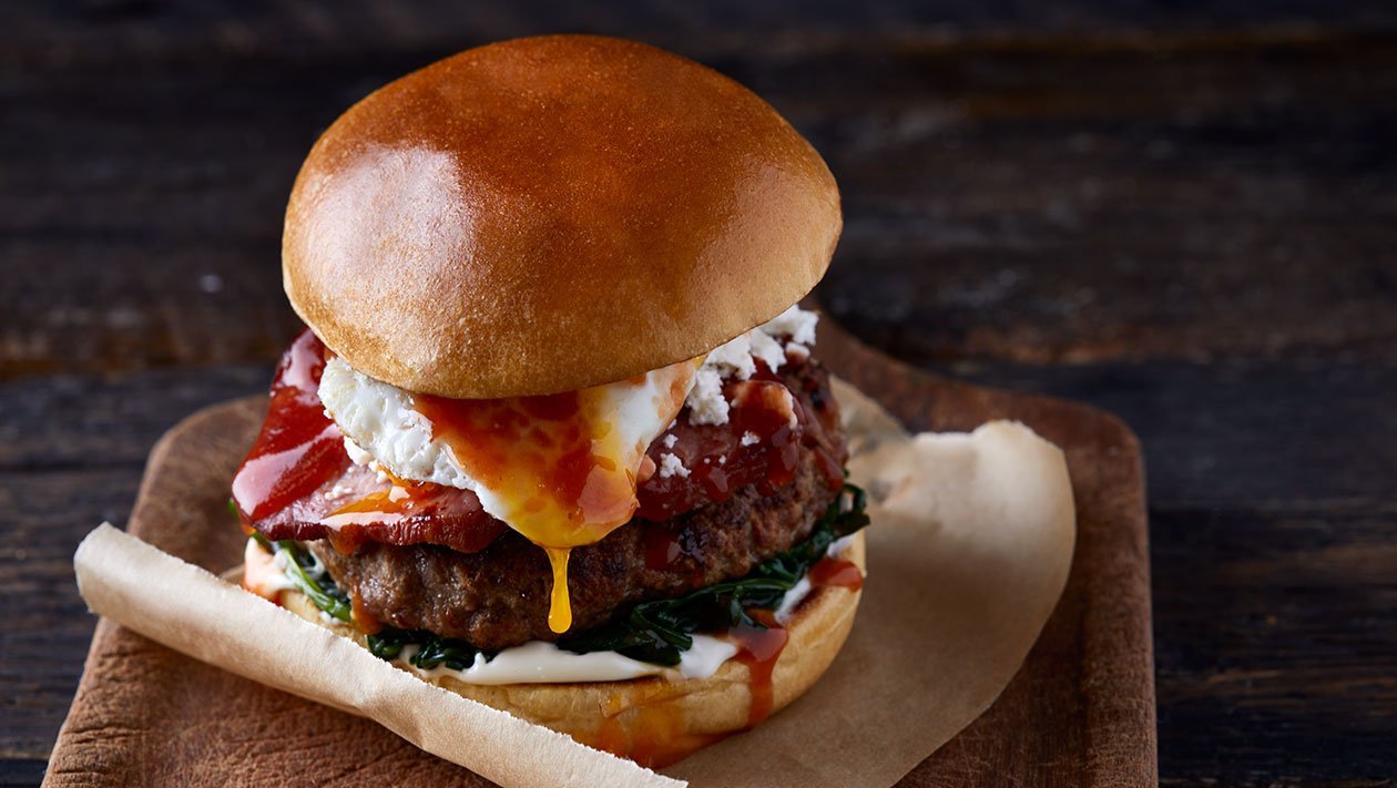 Cretan Burger με Street Μαγιονέζα και Street Κέτσαπ Toping Cretan Burger με Street Μαγιονέζα και Street Κέτσαπ Toping