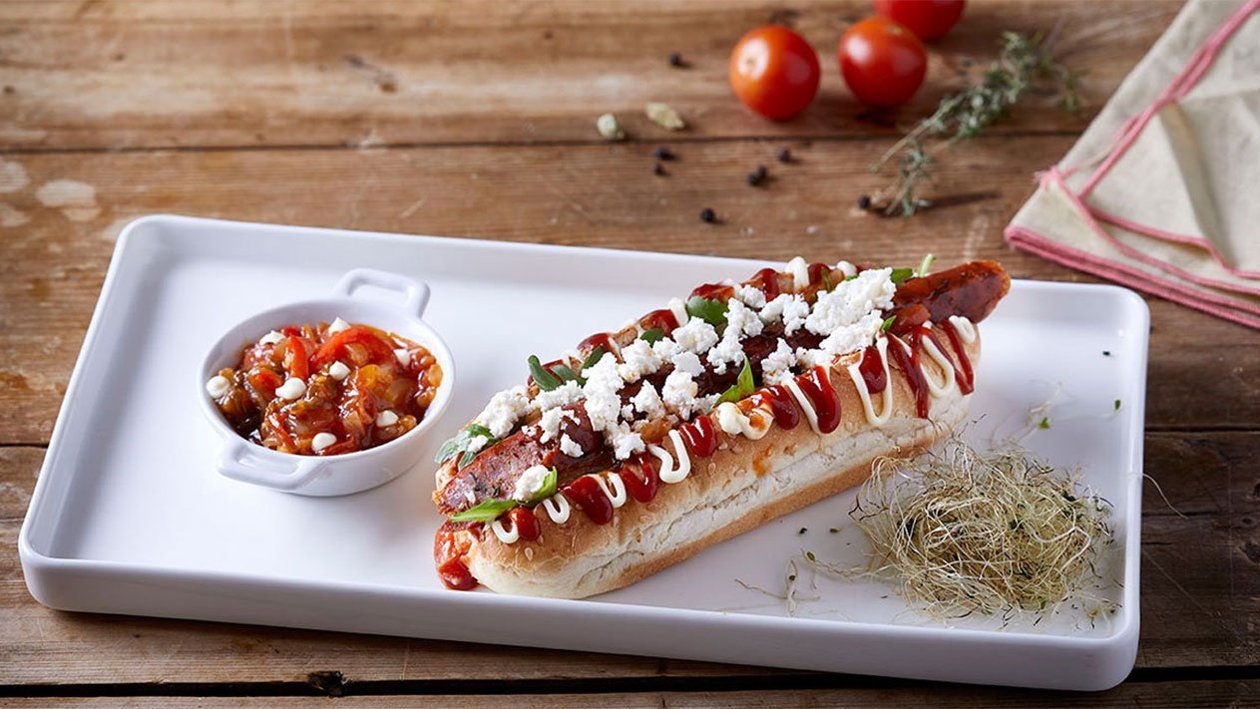 Hot Dog με Χωριάτικο Λουκάνικο Hot Dog με Χωριάτικο Λουκάνικο