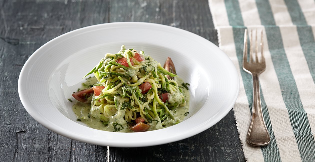 Noodles από Κολοκύθι με Κρεμώδη Σάλτσα Αβοκάντο Noodles από Κολοκύθι με Κρεμώδη Σάλτσα Αβοκάντο