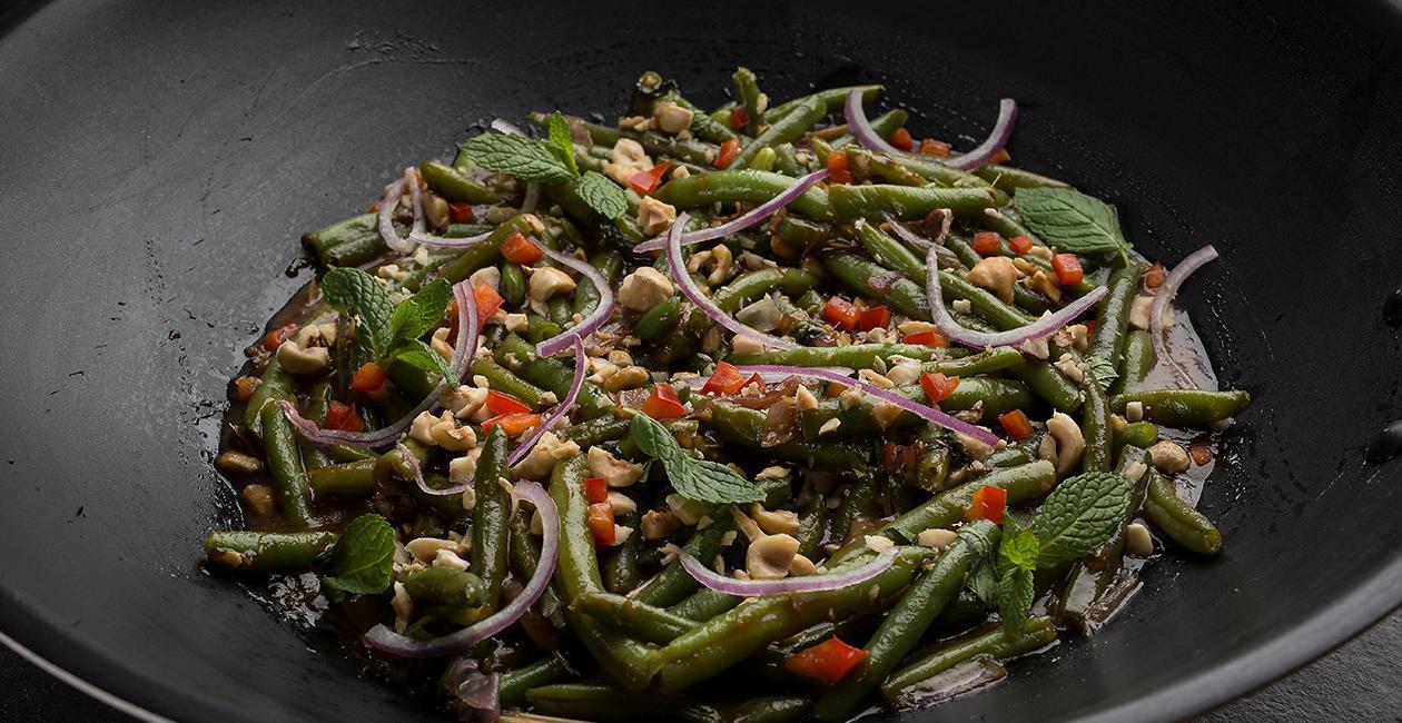 Stir Fried Φρέσκα Φασολάκια με Knorr Sweet Soy Sauce, Λεμονόχορτο και Φουντούκια Stir Fried Φρέσκα Φασολάκια με Knorr Sweet Soy Sauce, Λεμονόχορτο και Φουντούκια