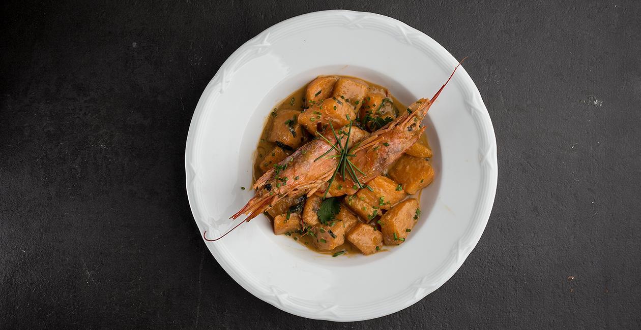 Γαρίδες με Knorr Thai Red Curry Paste, Κολοκύθα, φύλλα Σέλινου και Lime Γαρίδες με Knorr Thai Red Curry Paste, Κολοκύθα, φύλλα Σέλινου και Lime