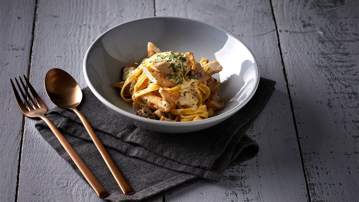 Κοτόπουλο Fettuccine Alfredo Κοτόπουλο Fettuccine Alfredo