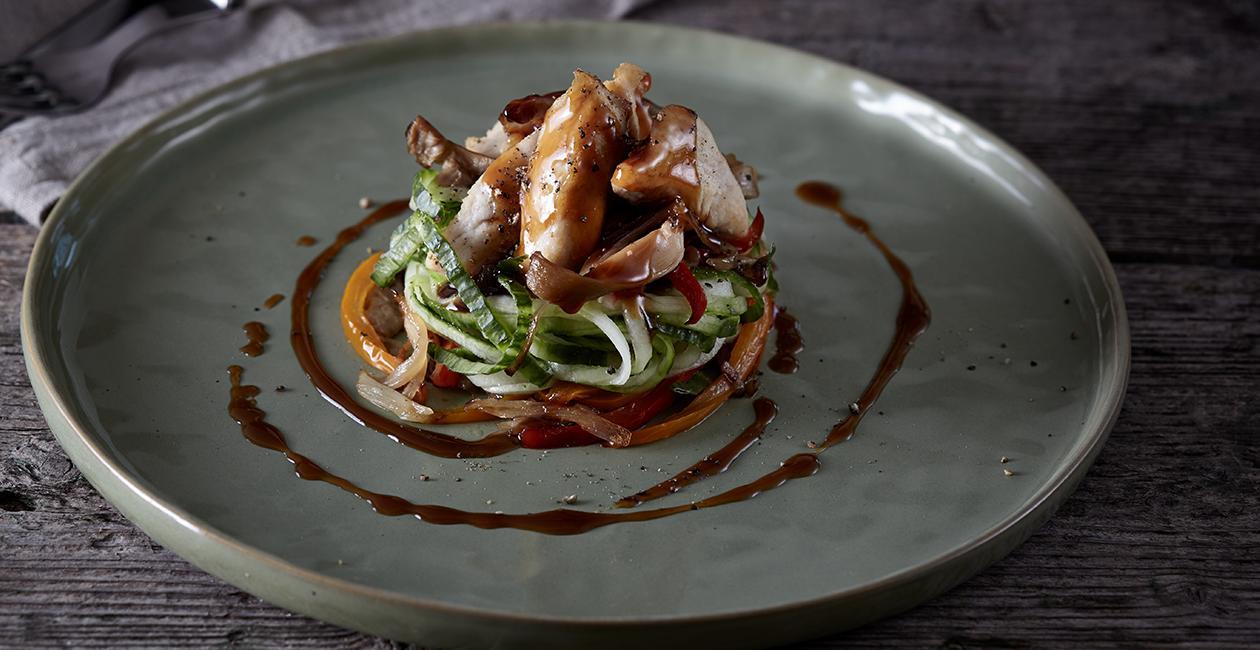 Κοτόπουλο με Λαχανικά Stir Fry σε Σάλτσα Σόγιας με Μέλι Κοτόπουλο με Λαχανικά Stir Fry σε Σάλτσα Σόγιας με Μέλι