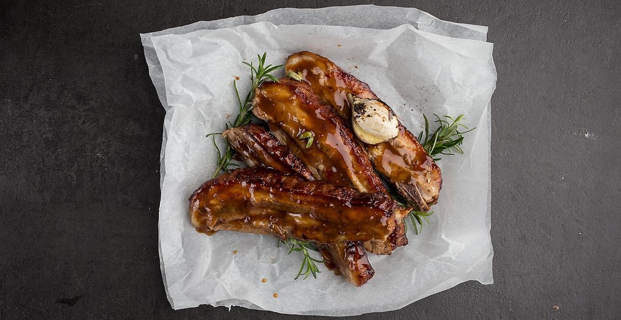 Σιγοψημένο Μοσχαρίσιο Short Rib, με γλάσο από Σφένδαμο και ξύδι Βαλσάμικο Σιγοψημένο Μοσχαρίσιο Short Rib, με γλάσο από Σφένδαμο και ξύδι Βαλσάμικο