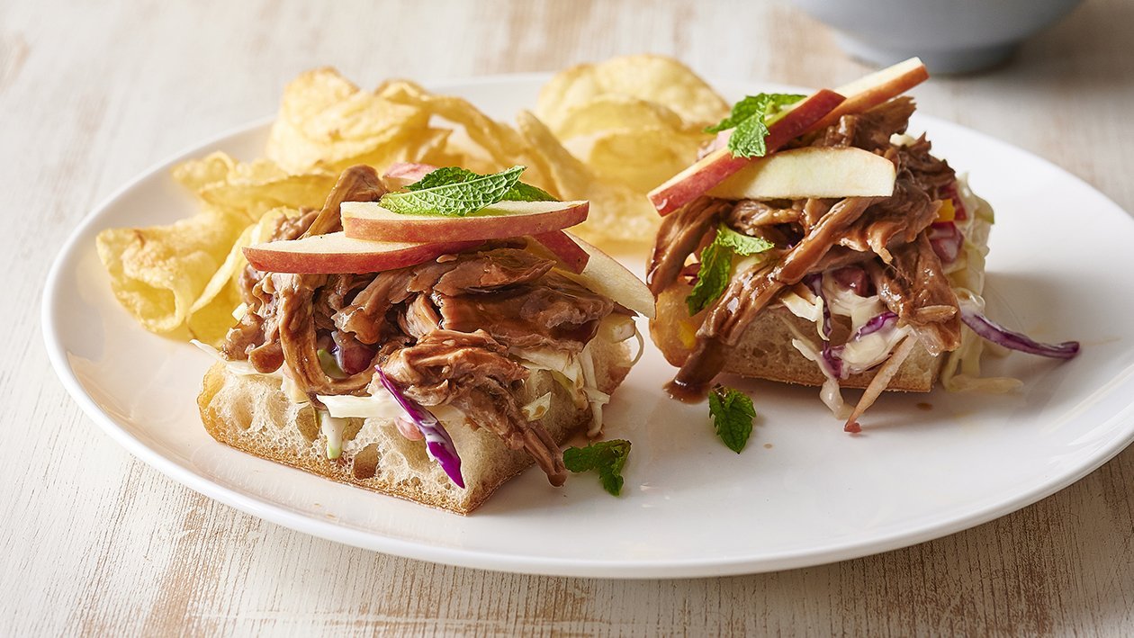 Apple Braised Pulled Pork Sandwich – Recipe Apple Braised Pulled Pork Sandwich – Recipe