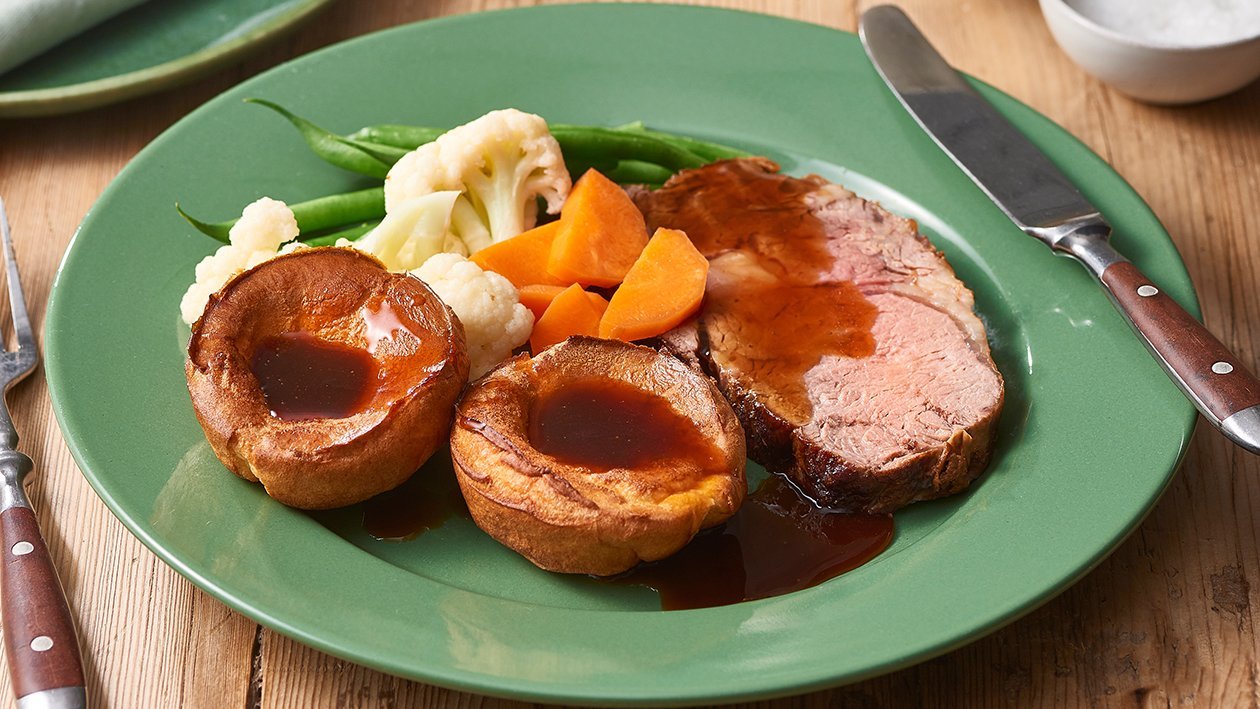 Classic Roast Beef With Yorkshire Pudding Recipe Recipe Unilever Food Solutions