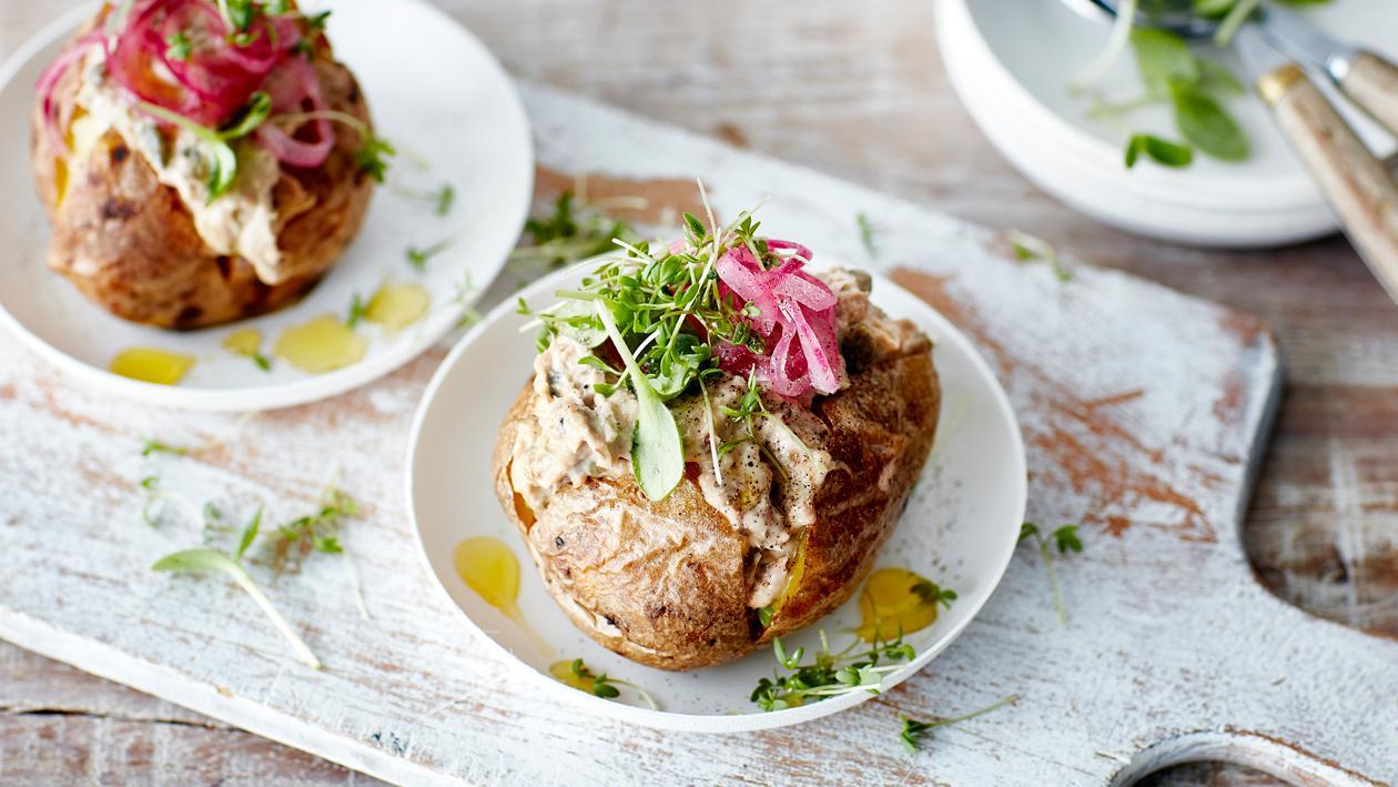 Jacket potato with tuna salad – Recipe - Recipe Unilever Food Solutions