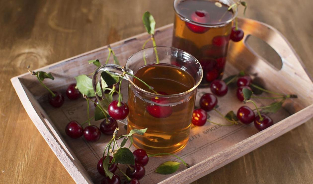 Cherry, Mint and Hazelnut Tea – recipe Cherry, Mint and Hazelnut Tea – recipe