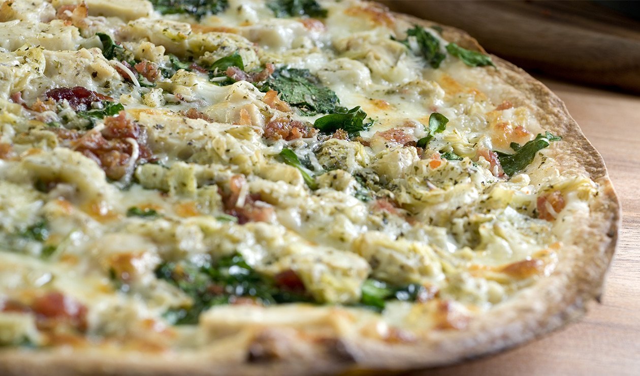Spinach, Artichoke and Bacon Pizza – recipe | Unilever Food Solutions CA