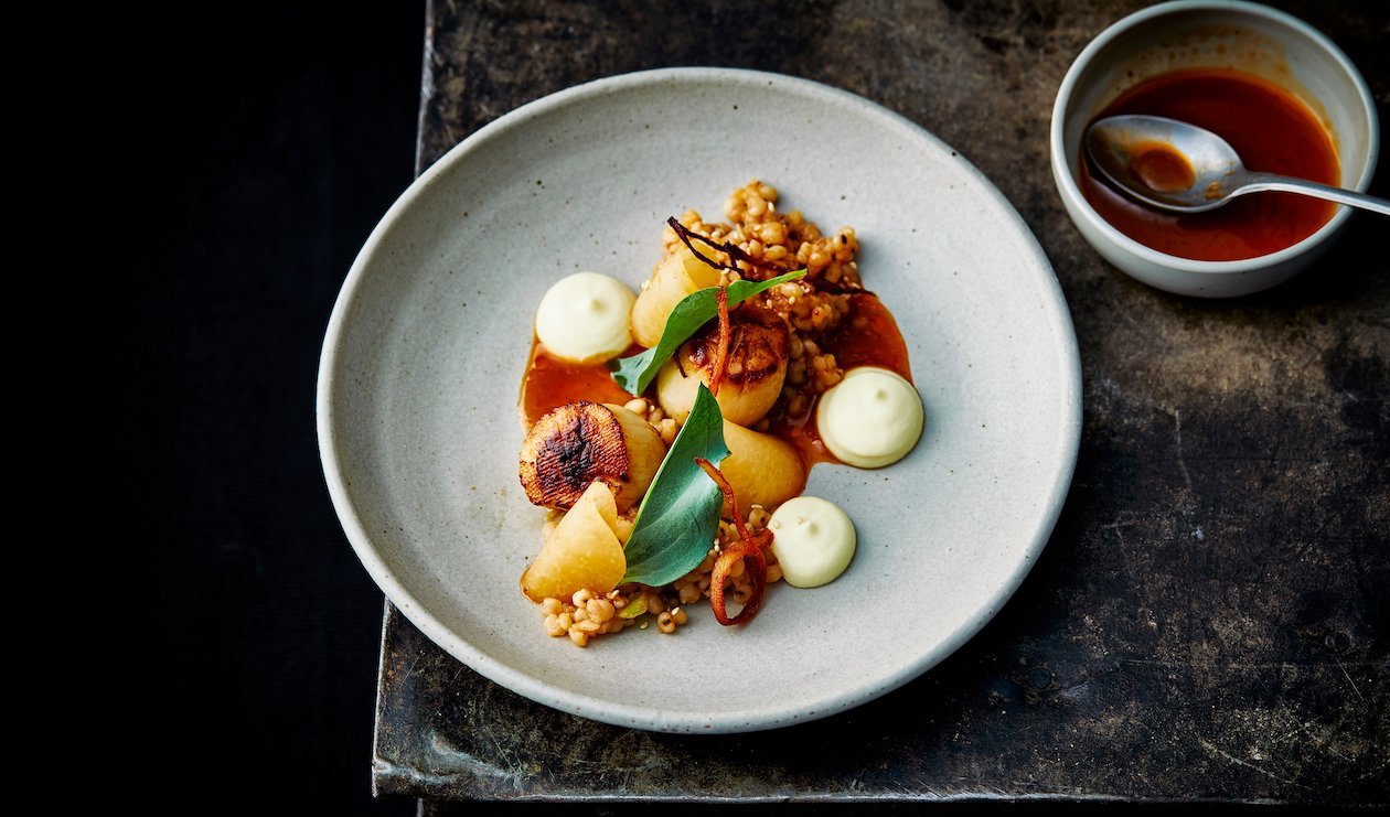 Szechuan Peppered Salt Scallops with Barley, Parsnip Puree and Kohlrabi – recipe Szechuan Peppered Salt Scallops with Barley, Parsnip Puree and Kohlrabi – recipe