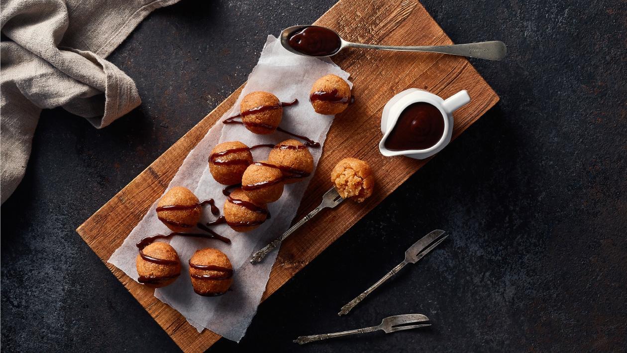 Basbousa with Chocolate Sauce Basbousa with Chocolate Sauce
