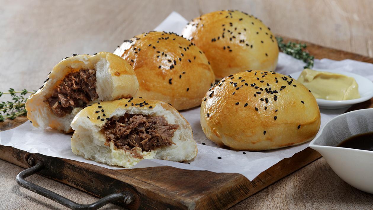BBQ Pulled Beef Buns BBQ Pulled Beef Buns