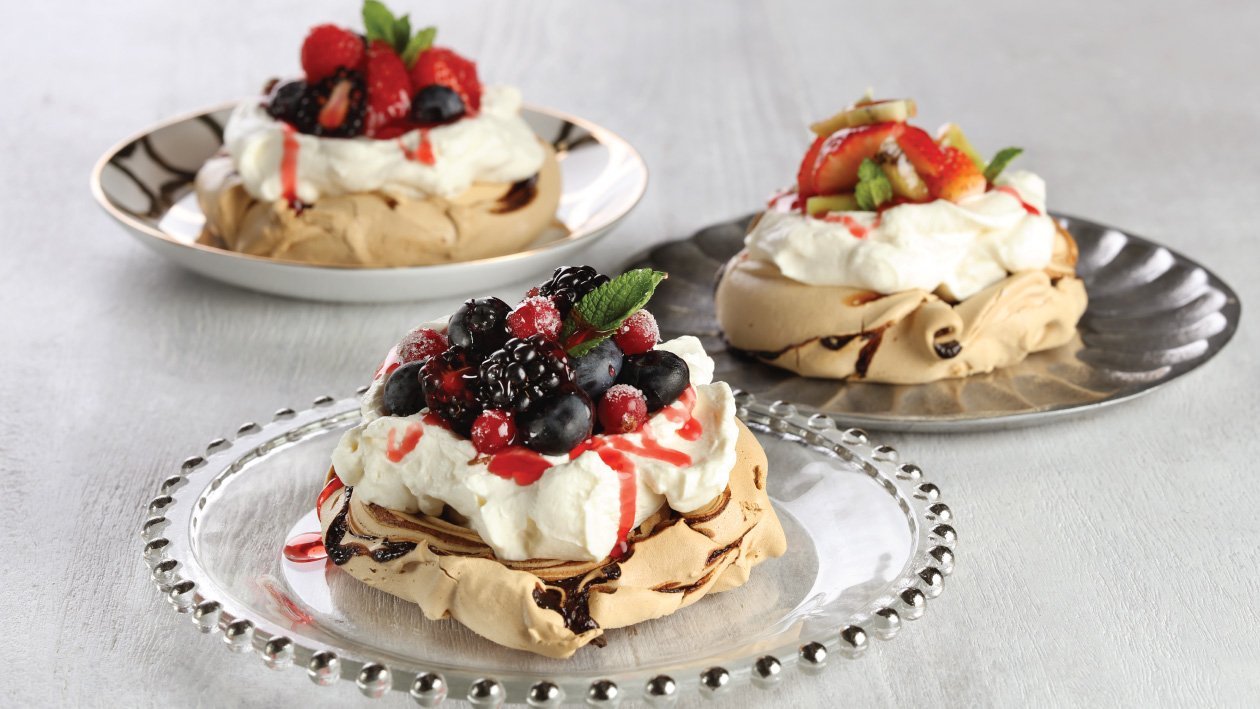 Brown Sugar Pavlova with Red Fruits Brown Sugar Pavlova with Red Fruits