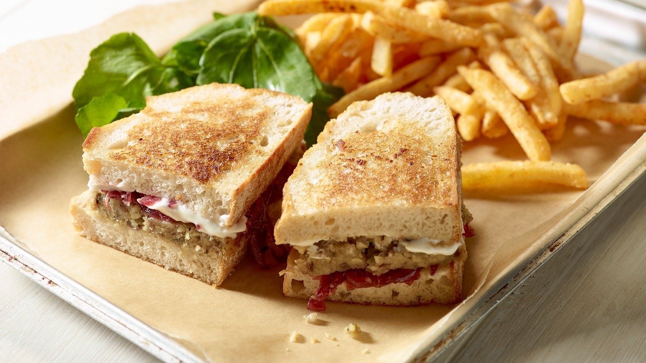HELLMANN'S Vegan Nut Roast Toastie – recipe HELLMANN'S Vegan Nut Roast Toastie – recipe