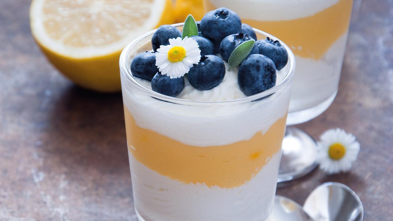 Lemon verbena posset with curd filling – recipe Lemon verbena posset with curd filling – recipe