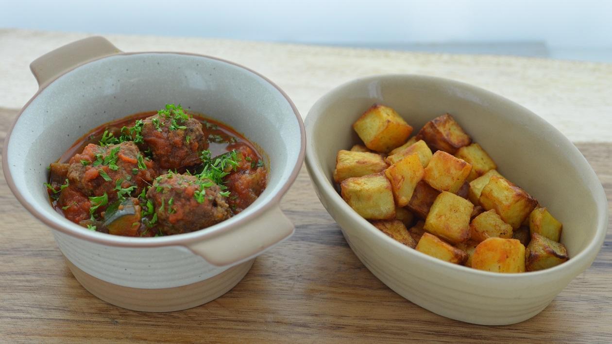 Meatballs with Roasted Paprika Potatoes – recipe Meatballs with Roasted Paprika Potatoes – recipe