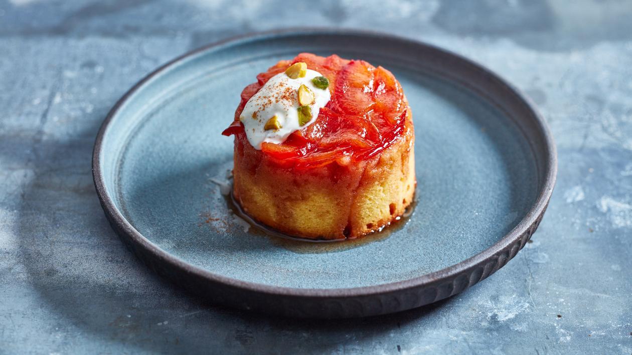 Polenta Plum Upside Down Cake – recipe Polenta Plum Upside Down Cake – recipe