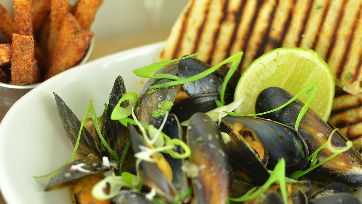Thai style mussels with flatbreads – recipe Thai style mussels with flatbreads – recipe