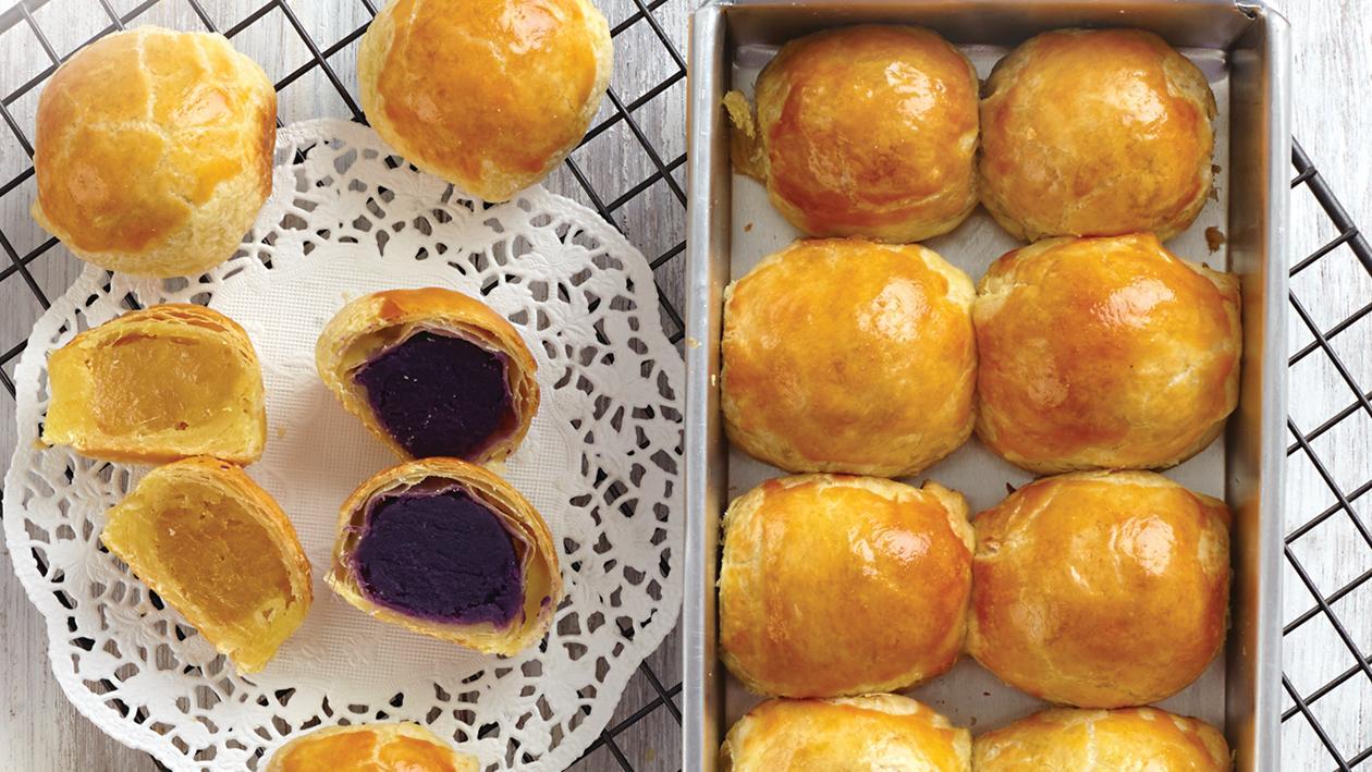Bolen with Sweet Purple Potatoes and Durian Bolen with Sweet Purple Potatoes and Durian
