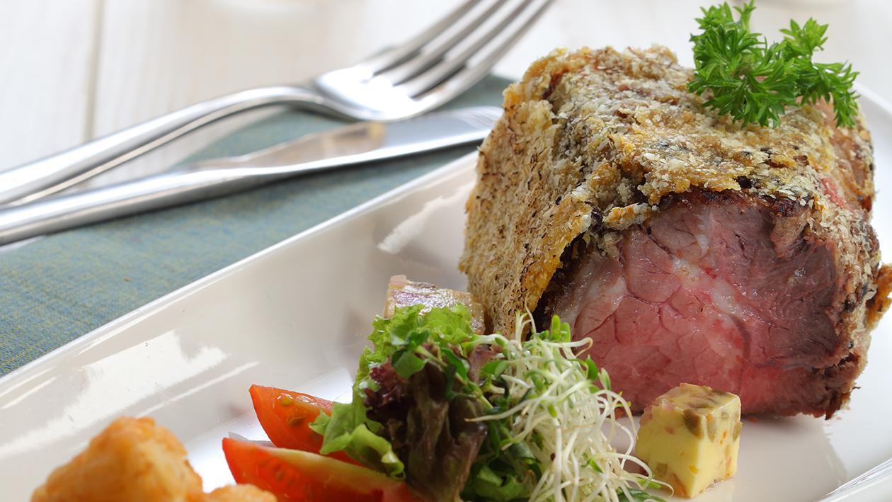 Roasted Beef with Raisin Sauce and Flavoured Butter Roasted Beef with Raisin Sauce and Flavoured Butter