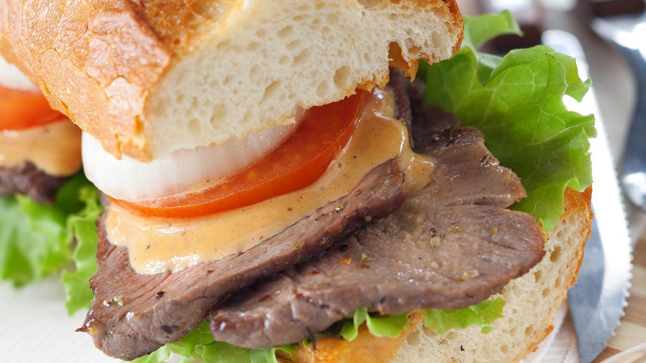 Steak Sandwich with BBQ Mayo | Unilever Food Solutions ID