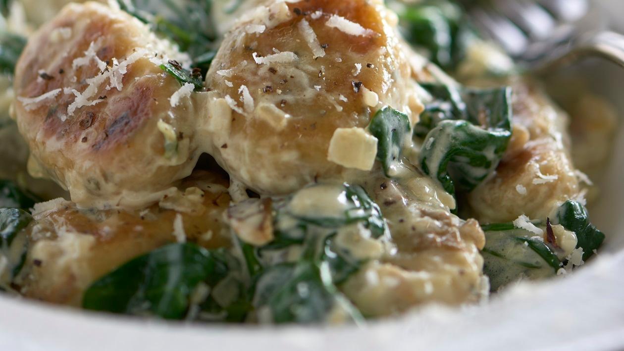 Gnocchi with mushroom, spinach & parmesan sauce Gnocchi with mushroom, spinach & parmesan sauce