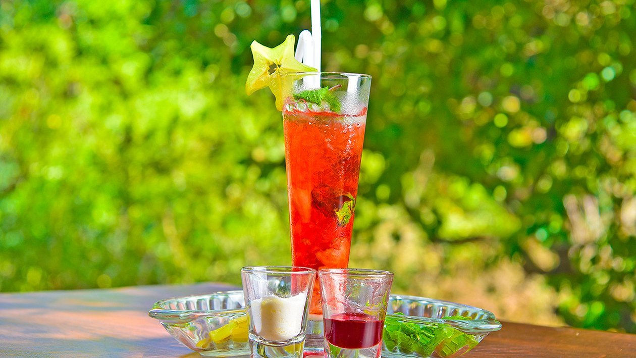 Strawberry and Starfruit Mojito Strawberry and Starfruit Mojito