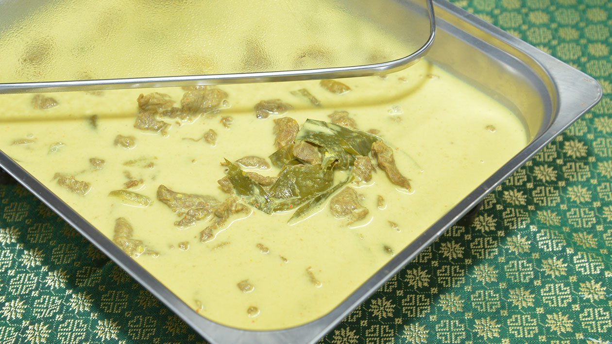 Spicy Smoked Beef Cooked in Turmeric-Coconut Gravy Spicy Smoked Beef Cooked in Turmeric-Coconut Gravy