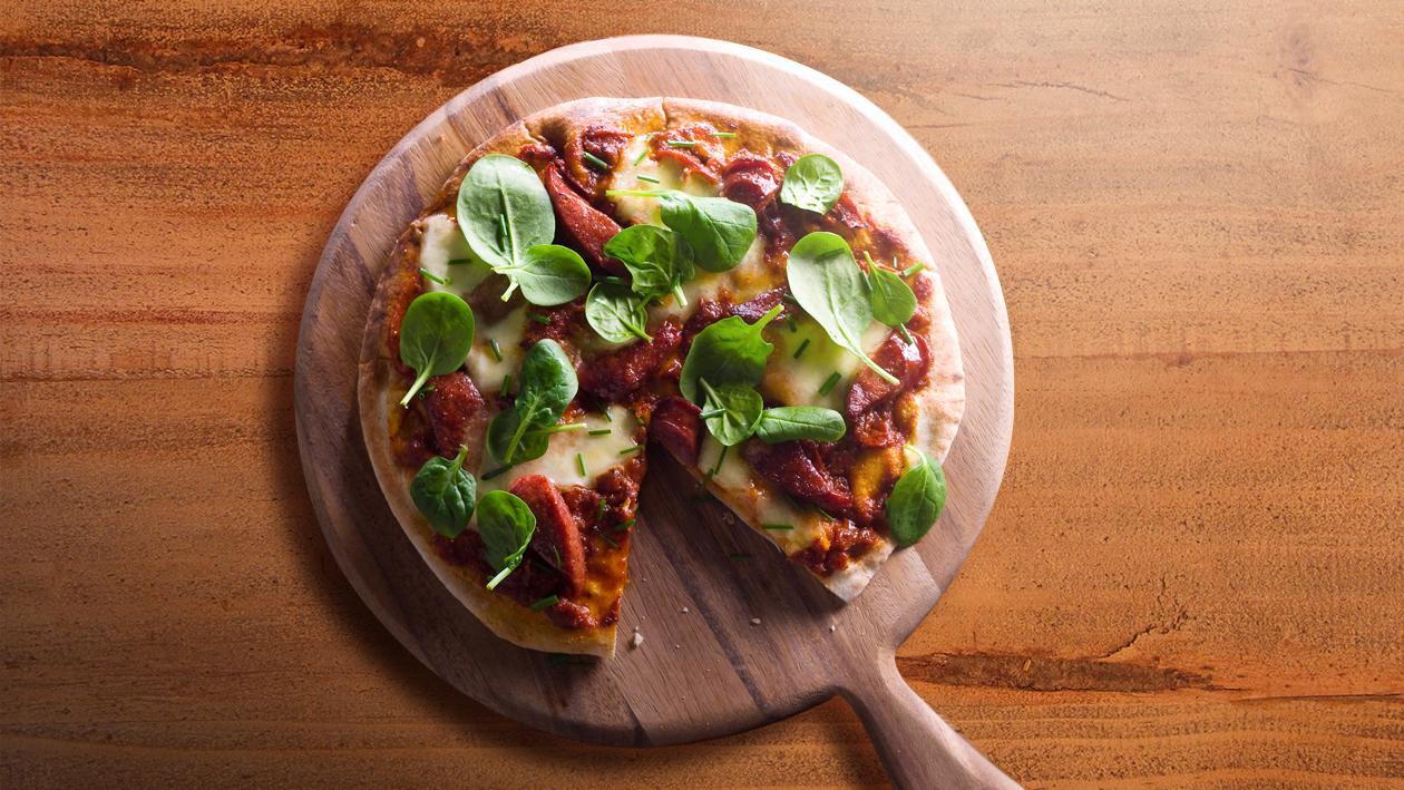 Chorizo and Mozzarella Pizza with Sundried Tomato – Recipe Chorizo and Mozzarella Pizza with Sundried Tomato – Recipe
