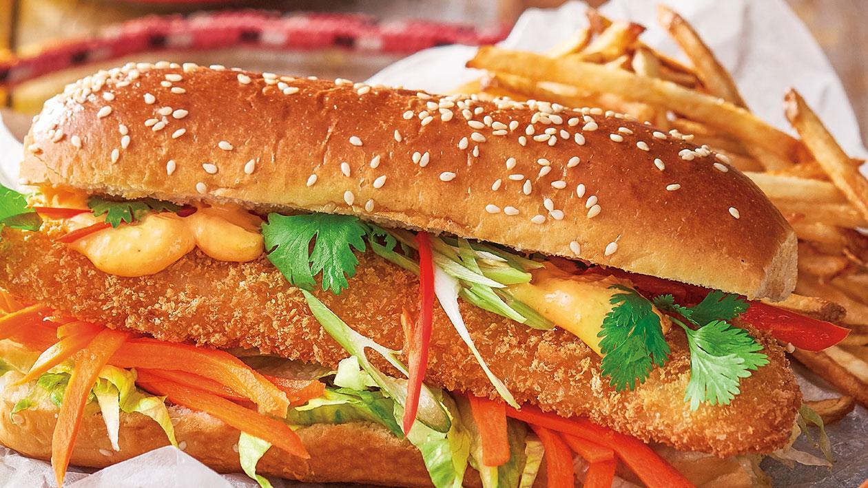 Hanoi fish sandwich with red curry mayo, pickled carrots and coriander – Recipe Hanoi fish sandwich with red curry mayo, pickled carrots and coriander – Recipe