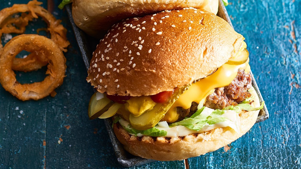 Honest to Goodness American Cheese Burger – Recipe Honest to Goodness American Cheese Burger – Recipe