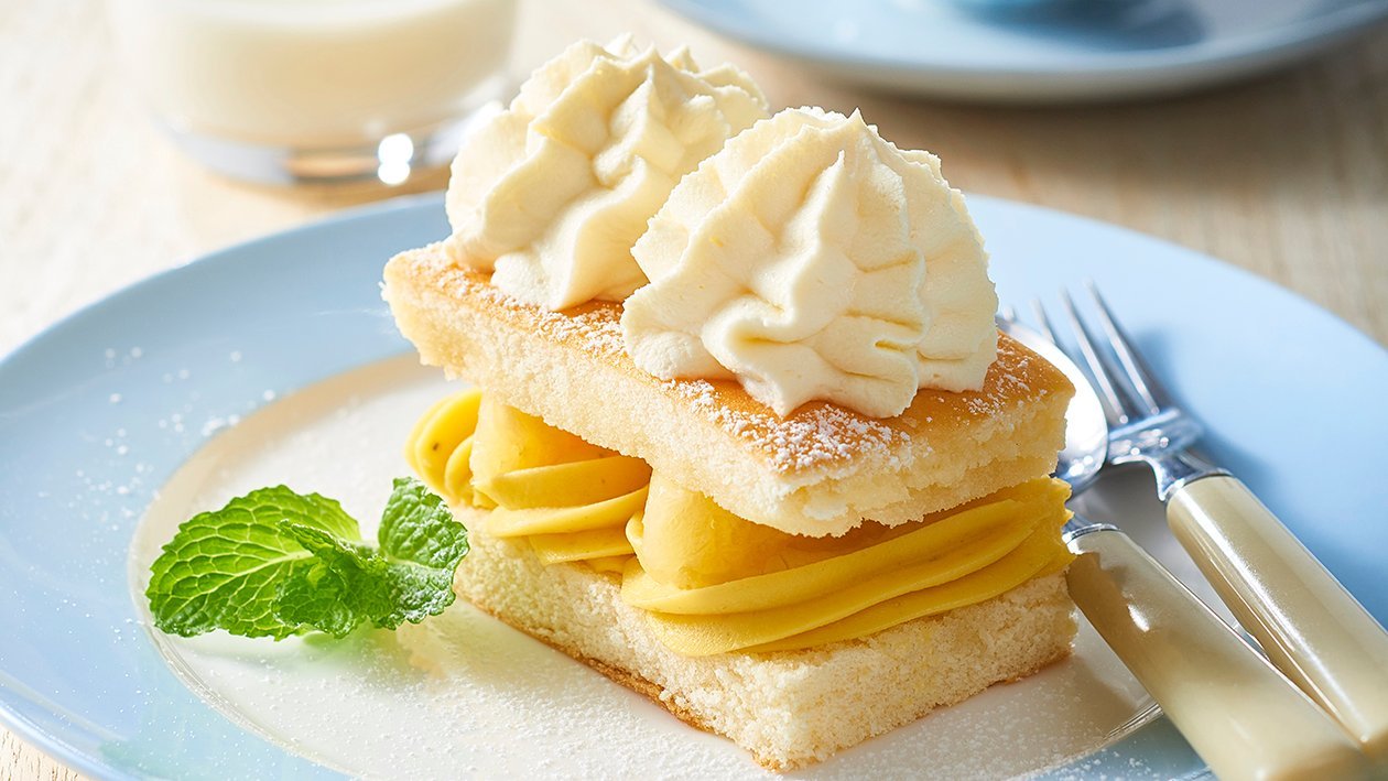 Pineapple Cream Sponge Cake – Recipe Pineapple Cream Sponge Cake – Recipe