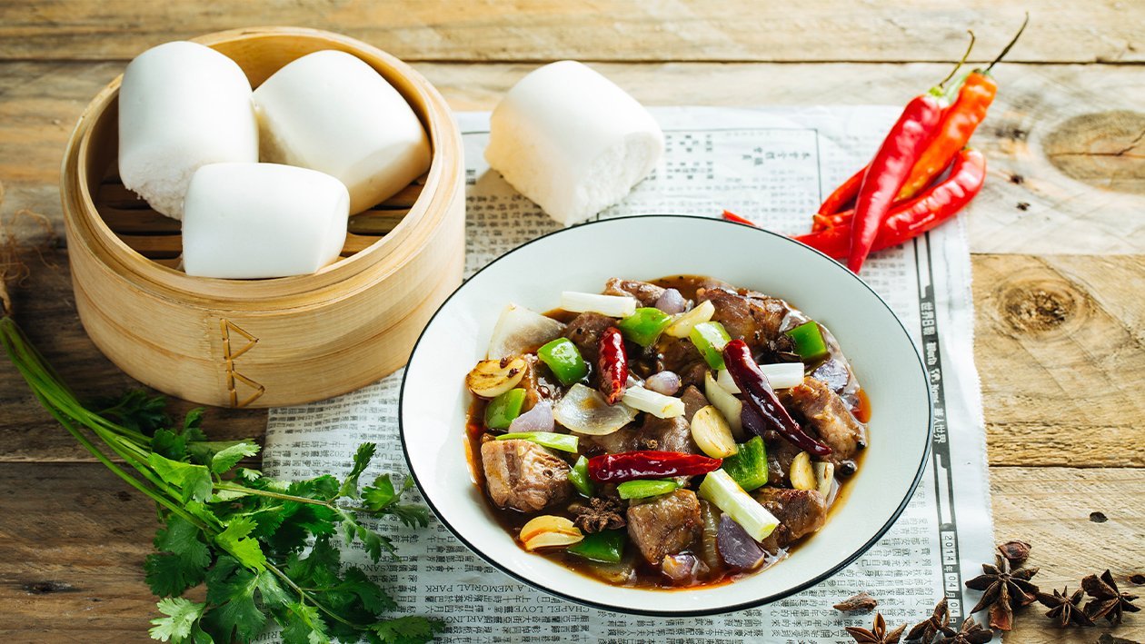Peppercorn Beef Tenderloin with Mantou Buns Peppercorn Beef Tenderloin with Mantou Buns