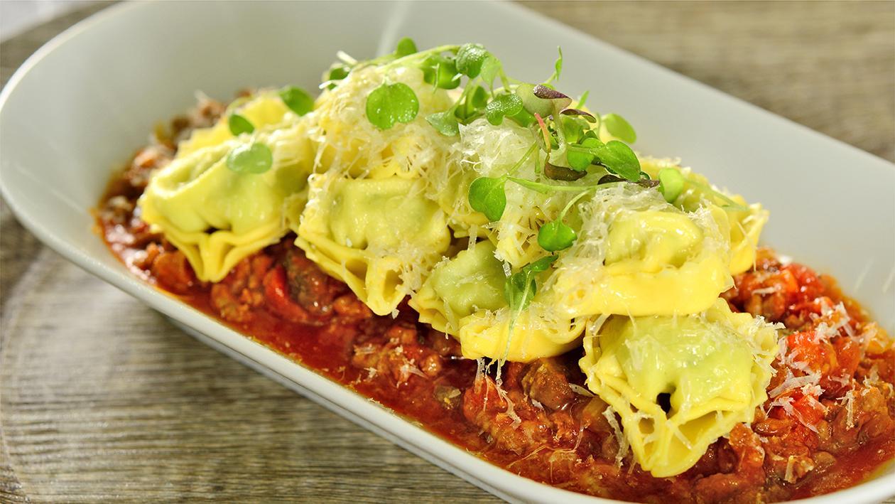 Three Cheese Tortellini Bolognaise Sauce Three Cheese Tortellini Bolognaise Sauce