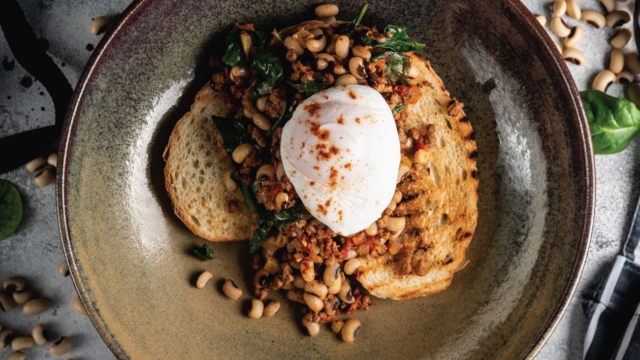 Braised Cow Peas on Toast and Poached Egg Braised Cow Peas on Toast and Poached Egg