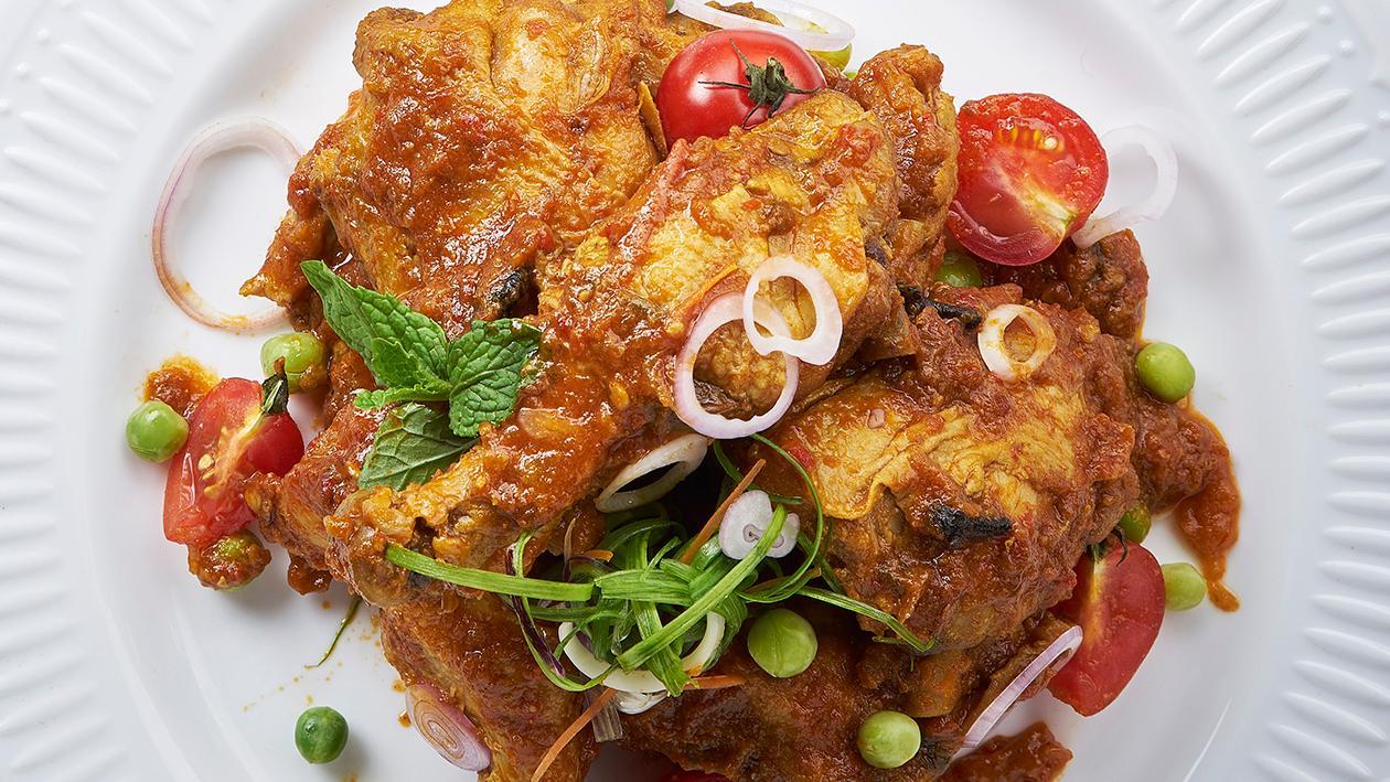 Chicken in Aromatic Chilli & Tomato Sauce Chicken in Aromatic Chilli & Tomato Sauce